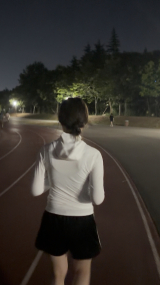지난달 31일 계명대학교 대운동장에서 광복절 기념 러닝 챌린지에 참여한 언론영상학과 2학년 박나정 학생이 러닝을 하고 있다. 독자 제공