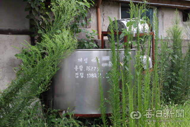 산양양조장 뒤편에 남은 제성 탱크. 