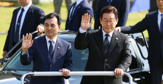 병적기록 대신 '마오쩌둥 좌우명'?…안규백 위태로운 행보