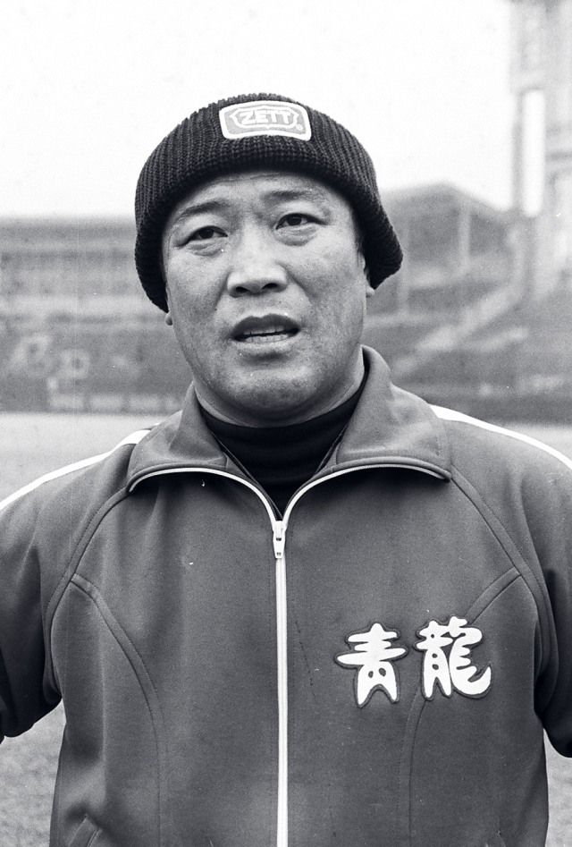 1982년 2월 한국 프로야구 출범을 앞두고 당시 선수로 훈련 중인 백 전 감독 모습. 연합뉴스