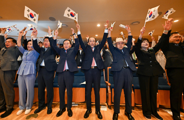 대구시는 15일 대구문화예술회관 팔공홀에서 추경호 대구시장을 비롯한 기관·단체장, 광복회원, 보훈단체장 등 500여 명이 참석한 가운데 경축식을 개최했다.