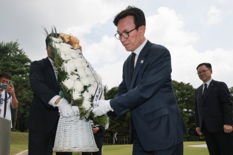수장 바뀐 민주, 野 파트너 인정할까?…'조희대 탄핵' 칼날은? 