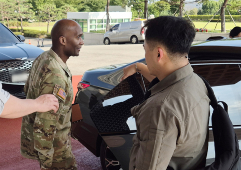 UFS 연습 야외기동훈련 축소 조짐…브런슨은 안규백 면담