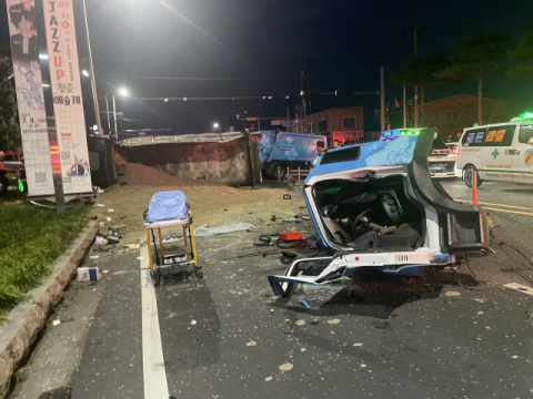 [속보] 새벽 청소 나서던 환경미화원 3명 참변…덤프트럭·청소차 충돌