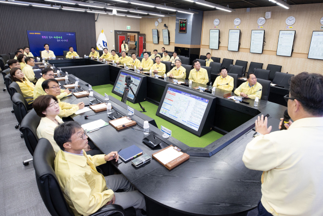 경북도의회는 19일 경상북도 충무시설을 방문해 2026년 을지연습 진행 상황을 보고받고 종합상황실 근무자들을 격려했다. 경북도의회 제공
