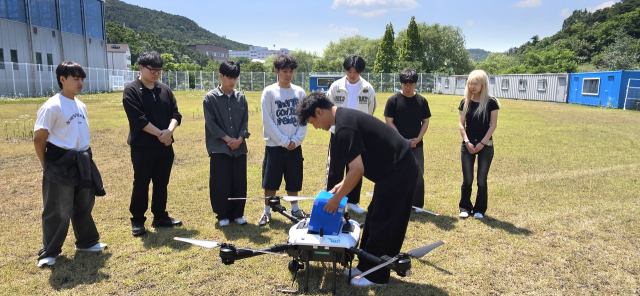 경운대 치위생학과 학생들이 스케일링 처치 실습을 하고 있다. 경운대 제공