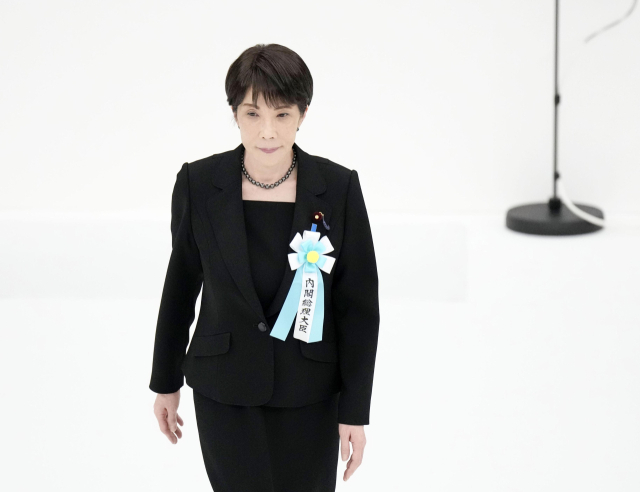 다카이치 사나에 일본 총리가 한국 광복절이자 일본 패전일 열린 전몰자 추도식에 참석했다. 그는 야스쿠니 신사는 참배하지 않았지만, 전몰자 추도사에서 과거 일제 피해에 대한 반성을 언급하지 않으며 다소 우경화된 행보를 보였다. 연합뉴스