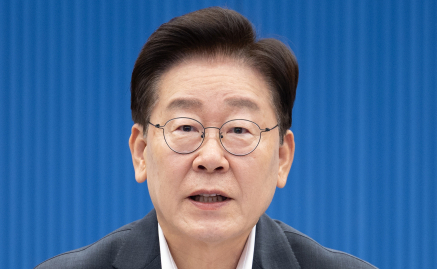 李대통령 지지율 6주 연속 하락…민주당도 6%p 빠졌다