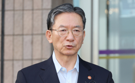 李 대통령, 정성호 사의 수리…靑 