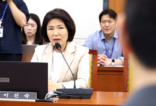 [속보] 이진숙 제명촉구 결의안 민주당 주도 운영위 통과