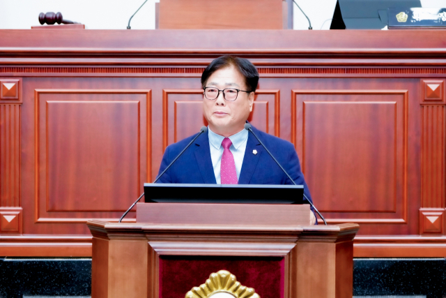 경주시의회 제300회 임시회에서 김태우 시의원이 5분 자유발언을 하고 있다. 경주시의회 제공.