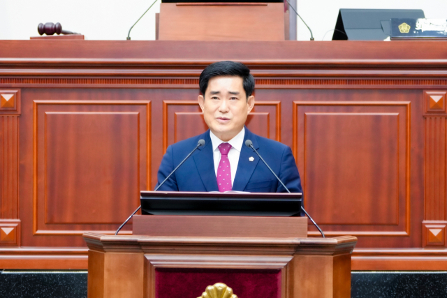 경주시의회 제300회 임시회에서 이경희 행정복지위원장이 5분 자유발언을 하고 있다. 경주시의회 제공.