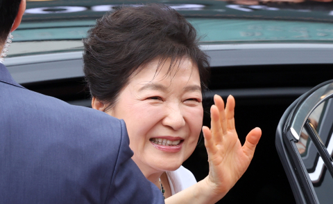 박근혜 전 대통령, 국힘 연찬회 참석…'화합 메시지' 주목  