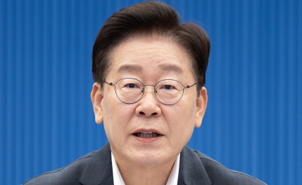 李대통령 지지율 30%대로 '털썩'…부정평가 60% 육박