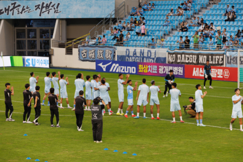 상태 안 좋아진 대팍 잔디, 폭염과 이상기후 탓?