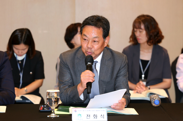 전화식 성주군수가 외국인 계절근로자 주거안정 확보를 위한 농지법 개정을 건의하고 있다. 성주군 제공