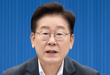 李대통령 지지율 한 주 새 6.8%p 급락…36.5% '최저'