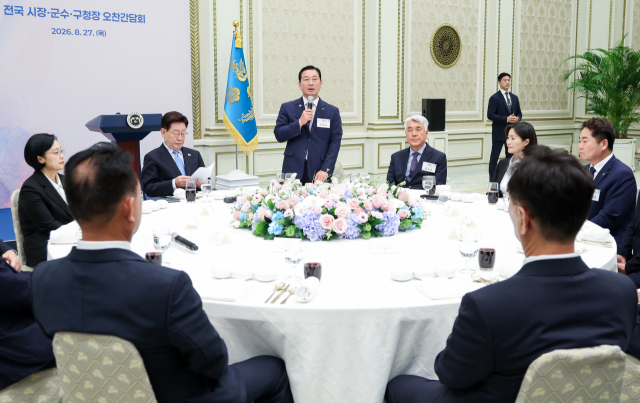시장·군수·구청장협의회장인 조재구 대구 남구청장이 27일 청와대에서 이재명 대통령 주최로 열린 민선 9기 시장·군수·구청장 초청 오찬간담회에서 발언하고 있다. 연합뉴스