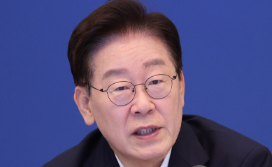 李대통령 지지율 또 하락…42%로 취임 후 역대 최저