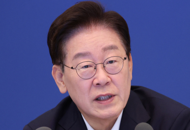 李대통령 지지율 또 하락…42%로 취임 후 역대 최저