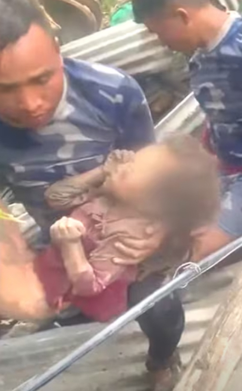 [포토뉴스] 네팔의 기적...6세 어린이 구조