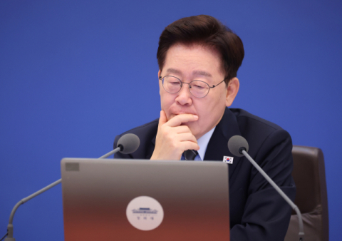 李대통령 지지율 '취임 후 최저' 36.2% …30대는 27.3%