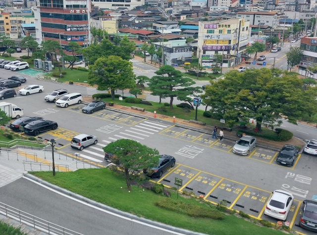 영주시청 주차장 전경. 영주시 제공