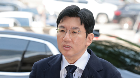 방시혁 하이브 의장 불구속 송치…2631억 부당이득