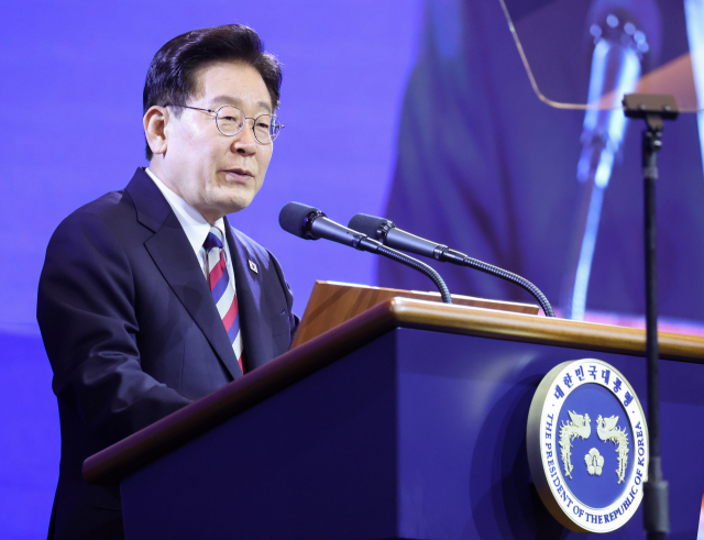 이재명 대통령이 9월 2일 인천 영종도 인스파이어 리조트에서 열린 제22기 민주평통 미주지역 회의에서 격려사를 하고 있다. 연합뉴스