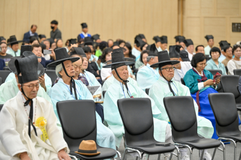 영주서 전국 경전 암송·성독대회 유림 300여 명 참가