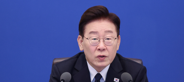 李대통령 지지율 40% '최저'…김승원·용혜인 논란 후폭풍
