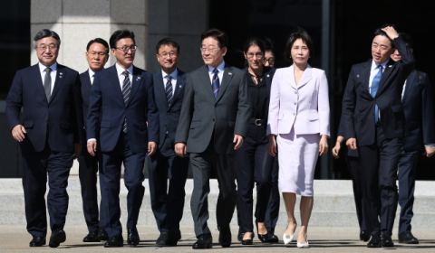 李대통령, 마크롱 대통령과 정상회담…OECD 사무총장 접견 예방