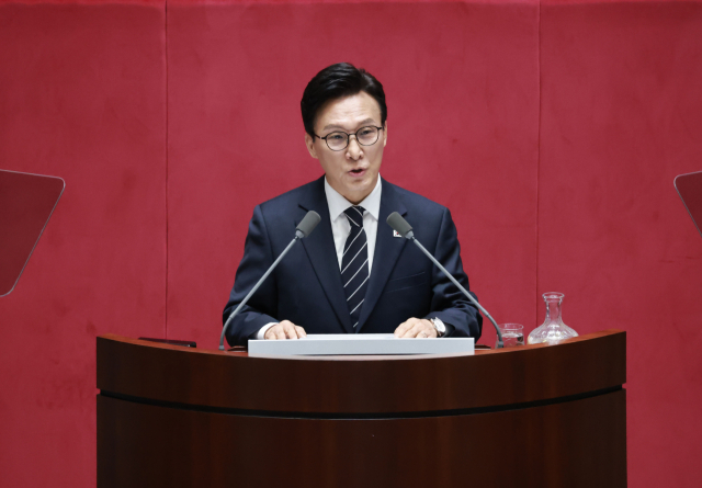더불어민주당 김민석 대표가 7일 국회에서 열린 정기국회 제3차 본회의에서 교섭단체 대표 연설을 하고 있다. 연합뉴스