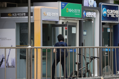 5대은행 가계대출 41조 증가, 보험도 '풍선효과'…총량규제, 실수요자만 옥죘다