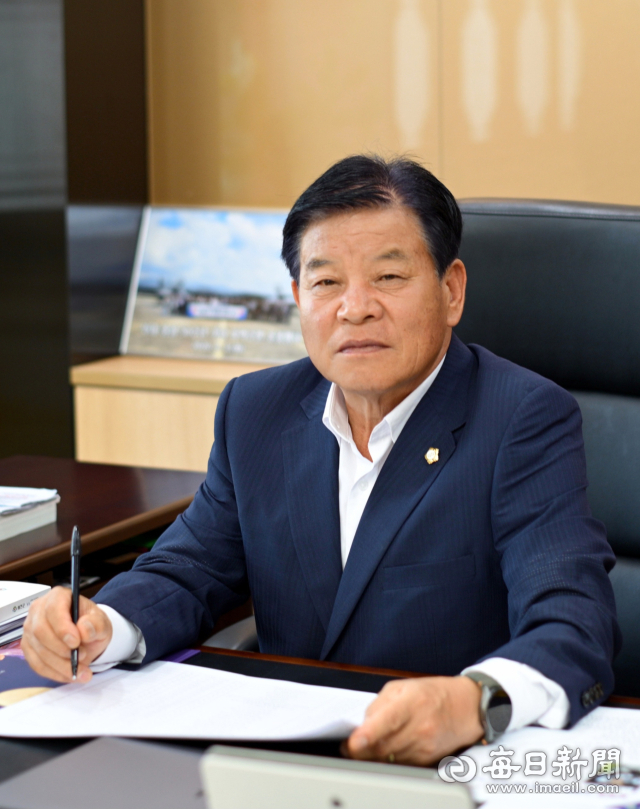 김홍년 예천군의회 의장. 윤영민 기자