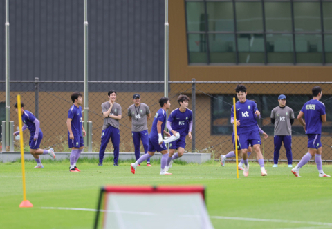 AG 남자 축구 4연속 금메달 빛이 흐릿해 보인다