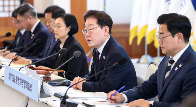 이재명 대통령이 지난달 26일 청와대에서 열린 제10회 중앙지방협력회의에서 발언하고 있다. 연합뉴스
