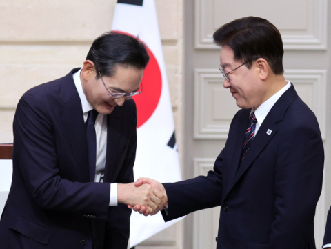 李대통령, 이재용과 손 맞잡았다…파리에 주요 재계 인사 총출동