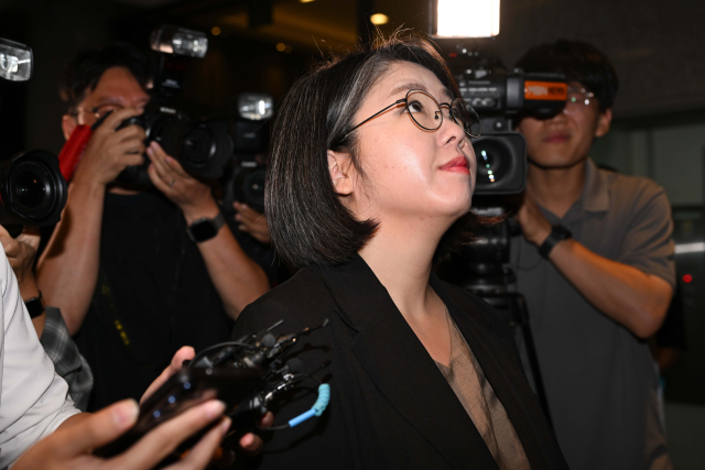 용혜인 성평등가족부 장관 후보자가 9일 서울 서대문구에 마련된 인사청문회 준비 사무실로 출근하고 있다. 연합뉴스