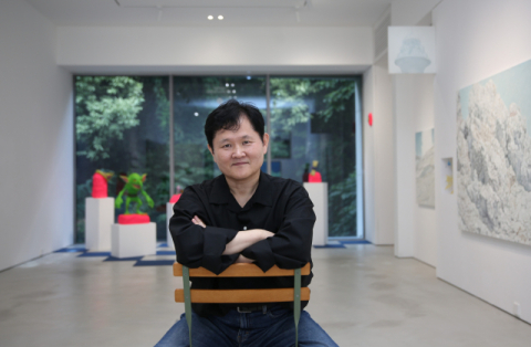 [김도훈 기자의 한 페이지] 다큐멘터리 사진가가 미술전시 여는 이유는?