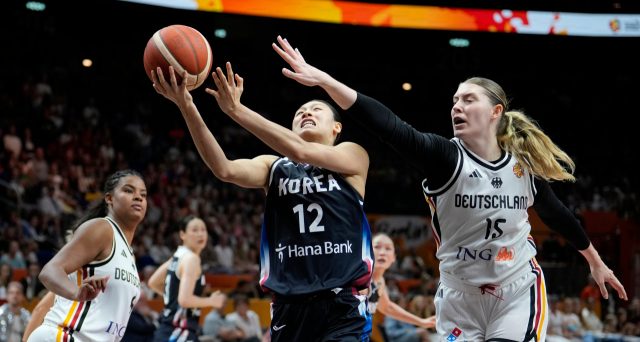 '세계의 벽' 절감한 한국 여자농구…FIBA 8강 진출 좌절