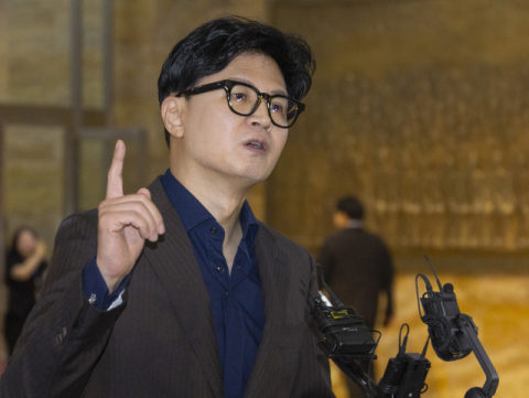 한동훈, 새벽부터 SNS 글 15개 '폭풍 게시'…