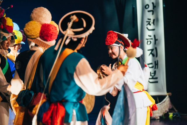 농악천하지대본 공연 사진. 꿈꾸는씨어터 제공