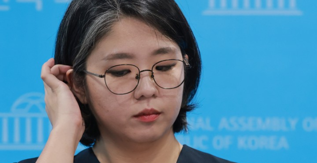 용혜인, '겸직 유지' 뜻 밝혔다…