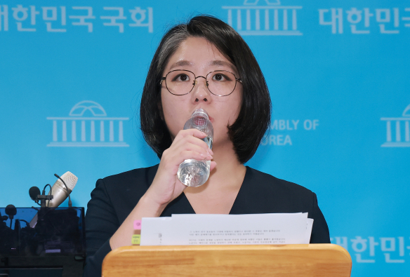 용혜인 