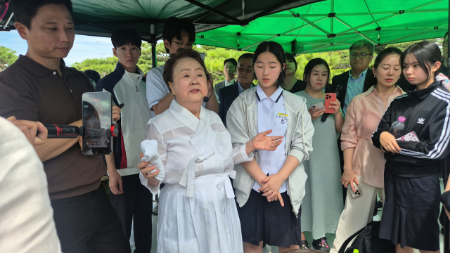 대한민국 식품명인 제 62호 서분례(77) 명인이 9일 오후 경기도 안성시 서일농원에서 청국장 담그는 법에 대해 설명하고 있다. 김지수 기자