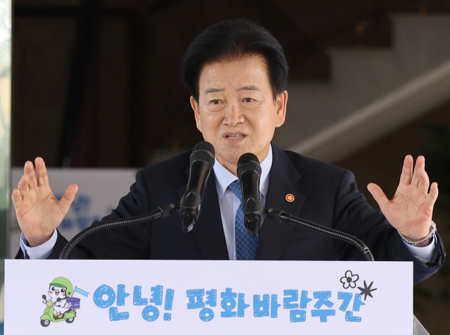 정동영 통일부 장관이 11일 서울 종로구 남북회담본부 회담장에서 열린 