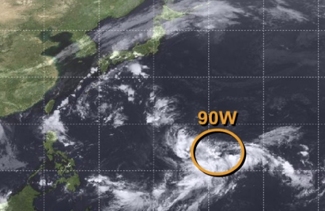 미국 합동태풍경보센터(JTWC, Joint Typhoon Warning Center) 감시 90W 열대요란(향후 25호 태풍 두쥐안 발달 가능성) 위치. JTWC 홈페이지