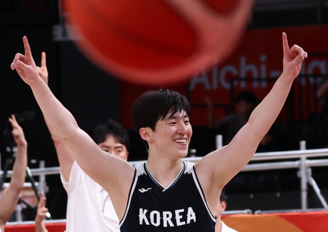 13일 일본 나고야 아이치 인터내셔널 아레나에서 열린 2026 아이치·나고야 아시안게임 남자 농구 예선 대한민국 대 일본 경기에서 100-83으로 승리한 한국 이정현이 기뻐하고 있다. 연합뉴스