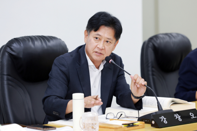 강창오 의원이 장기간 중단된 내이3지구와 신촌오거리 일대 공사의 조속한 재개를 촉구하고 있다. 밀양시의회 제공
